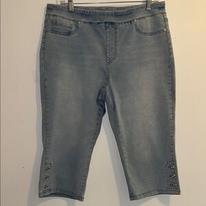 DG2 PEDAL PUSHER DENIM CAPRI SHORTS, SIZE LARGE